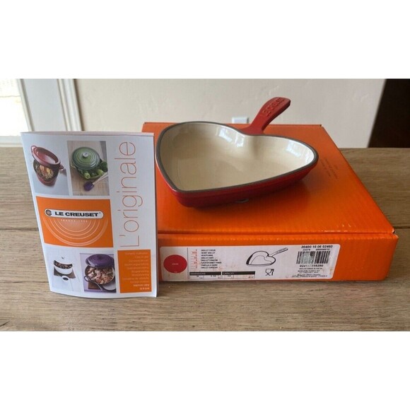 Le Creuset Enameled Cast Iron Heart Skillet 6.33 in Cerise Cherry Red NEW